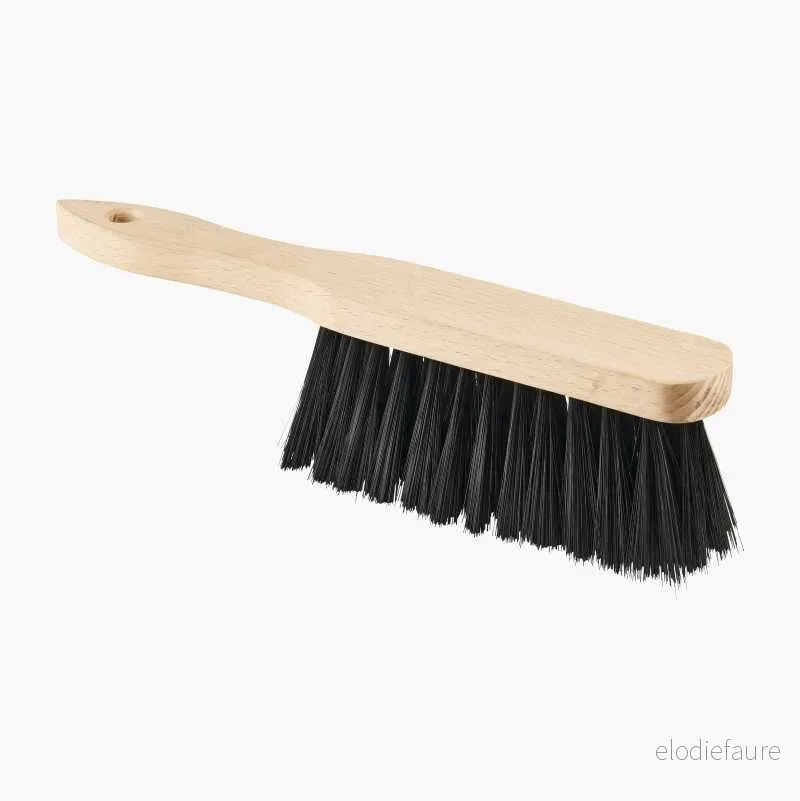 Børste med trehåndtak, 28 cm v:5665577 Børste med trehåndtak, 28 cm v:5665577